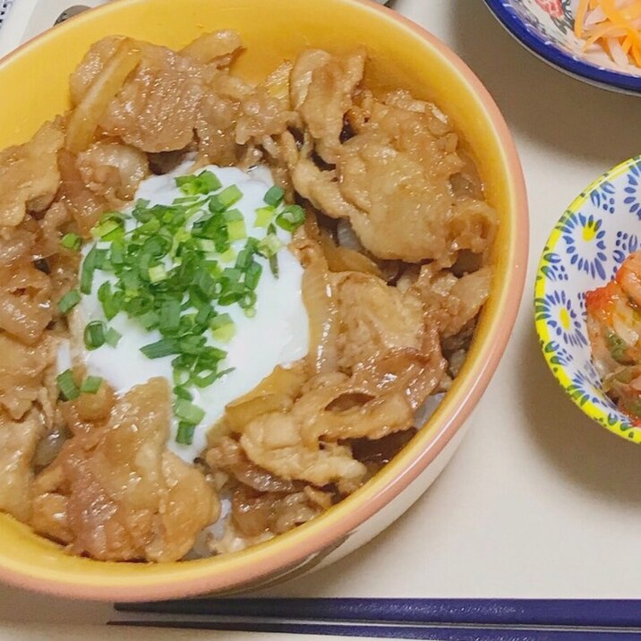 温玉乗せ！豚の照り焼き丼